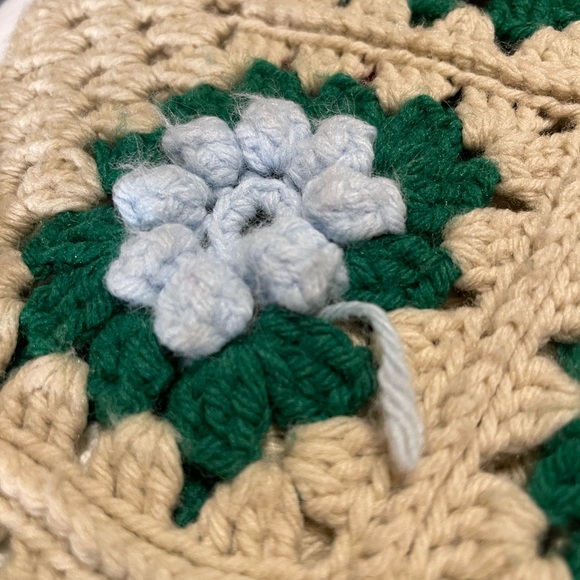 Handmade Granny Square Crochet Blanket Afghan 3D Flowers Vintage Throw 46x72 - Picture 2 of 7